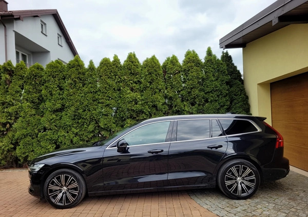 Volvo V60 cena 93600 przebieg: 184000, rok produkcji 2019 z Opoczno małe 352